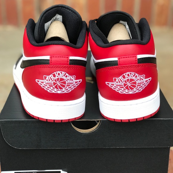 Air Jordan Retro 1 ‘Bred Toe’ Low (2021) - Picture 6 of 15